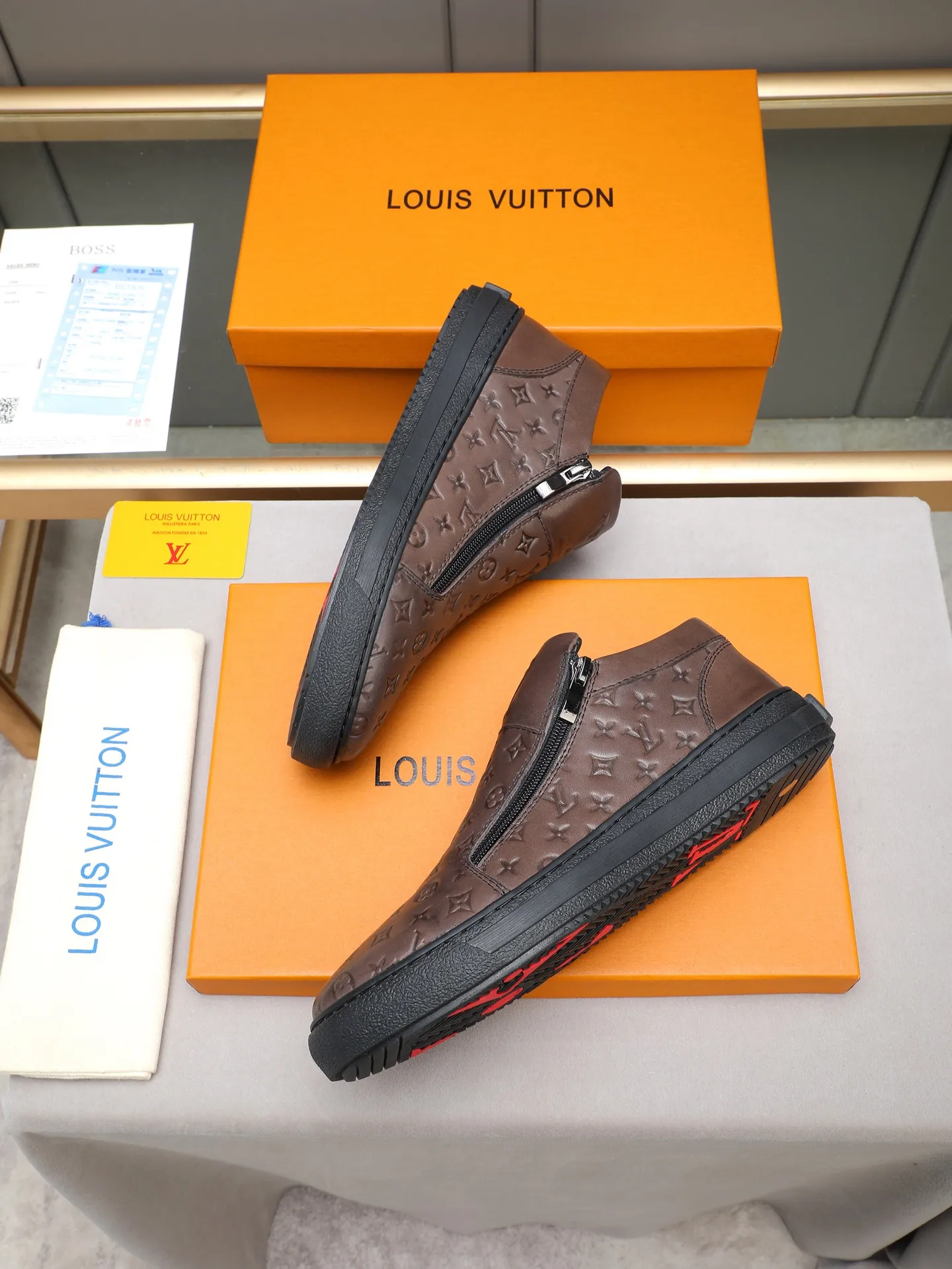 The main recommended model👍👍👍PP440 is the new LOUIS VUITTON [Luden Yiwei]——LV upper [Lv]🇮🇹Imported first-layer cowhide embossed🇩🇪Breathable sheep lining ➕Non-slip and wear-resistant outsole. Every man's identity is reflected in his elegant and stable upper shoes🚶🏻🚶🏻📯 No matter the wind or rain, the shoe last remains unchanged and can stand the test of time🔍️. ——Code number: 38-44 (45 can be customized)